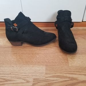 NEW black JustFab booties